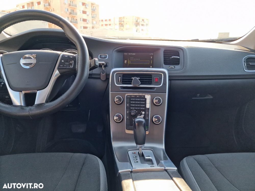 Volvo V60 D5 Geartronic Momentum - 11