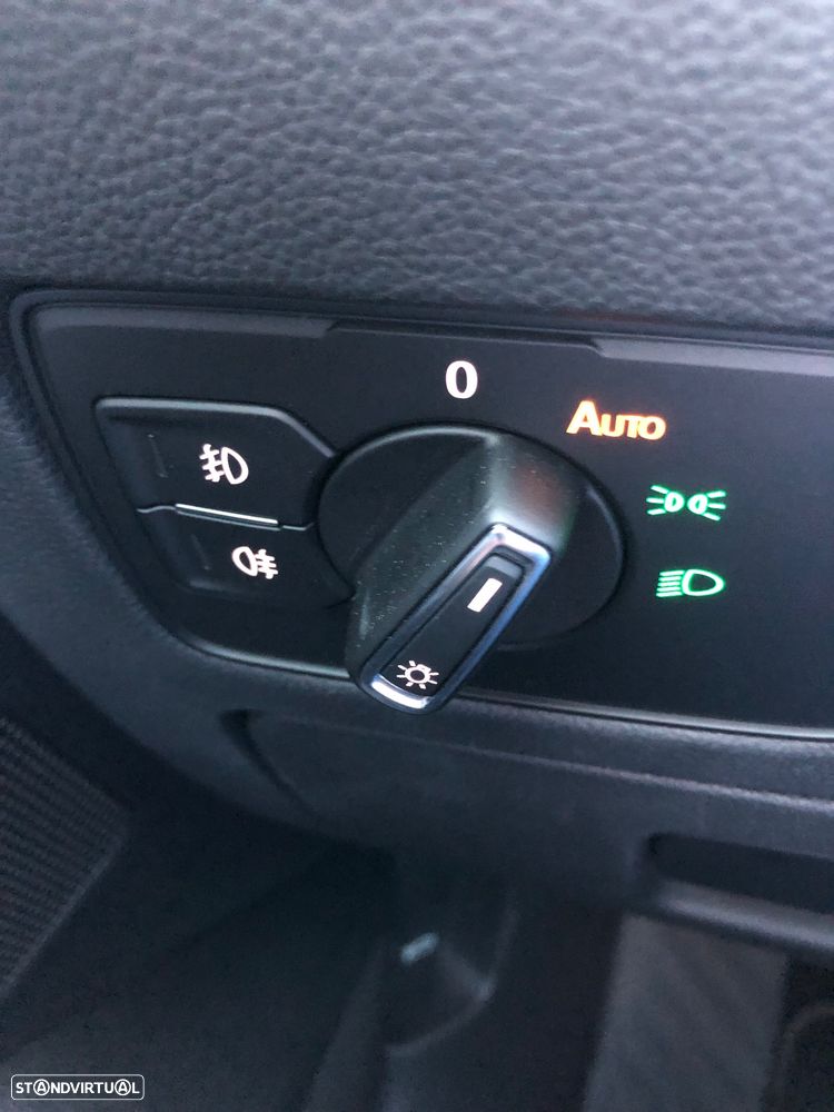 VW Passat Variant 2.0 TDI Business DSG - 39