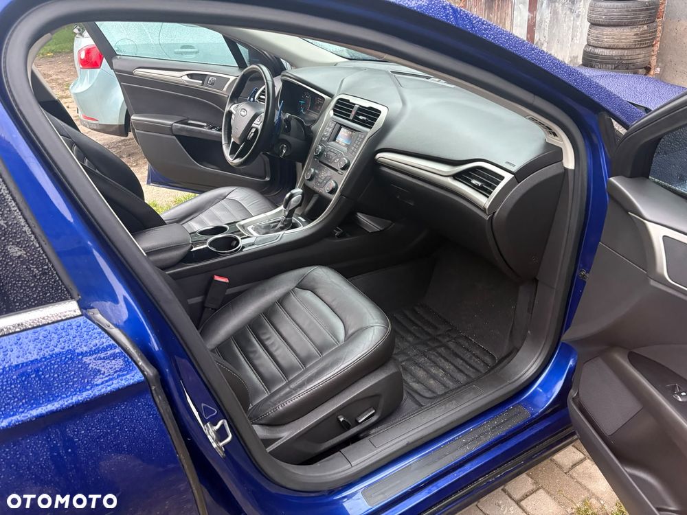 Ford Fusion 2.0 EcoBoost Titanium - 12