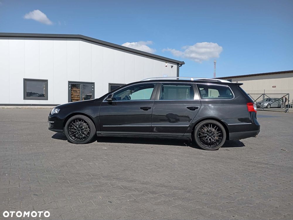 Volkswagen Passat 3.2 V6 FSI 4Motion DSG Highline - 3
