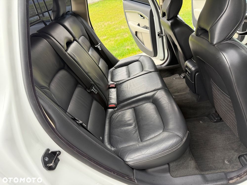 Volvo XC 70 D5 AWD Momentum - 16