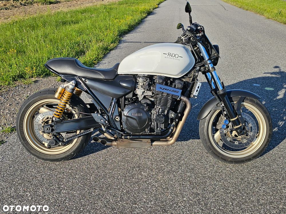 Yamaha XJR - 23