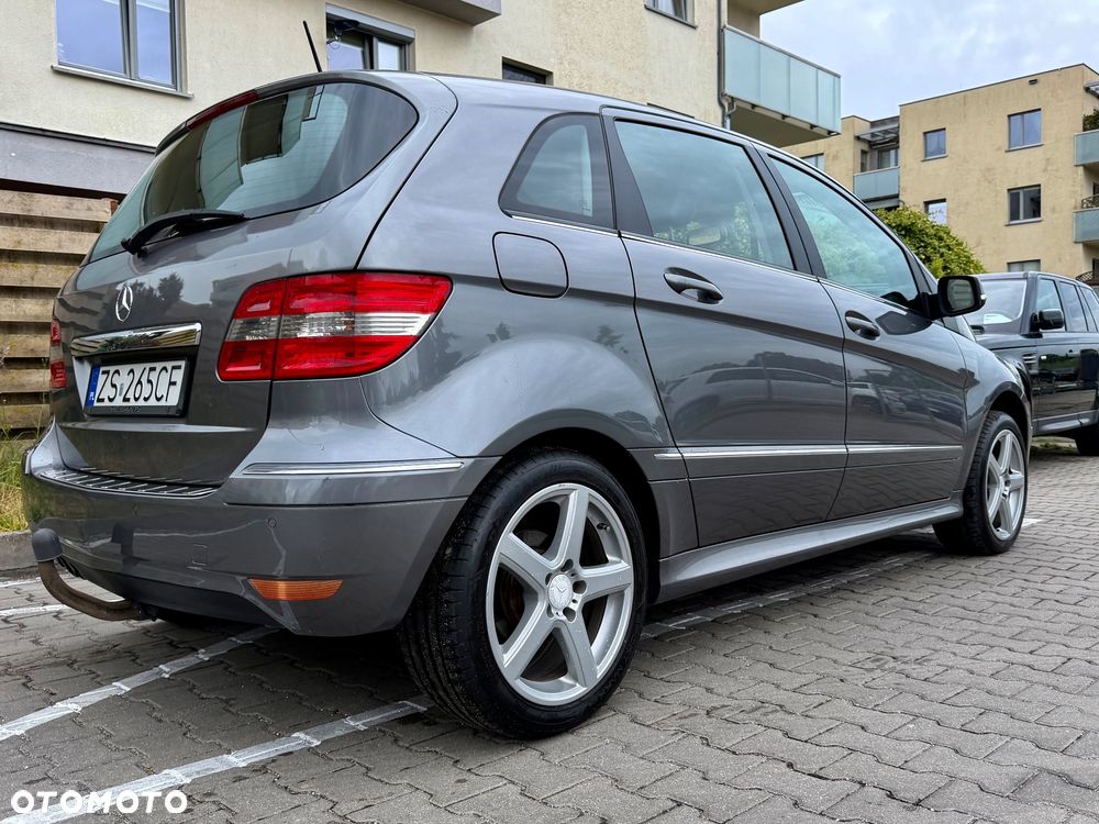 Mercedes-Benz Klasa B 200 Turbo SPORT EDITION - 18