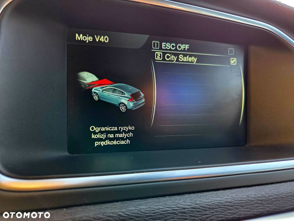 Volvo V40 D2 R Design - 23