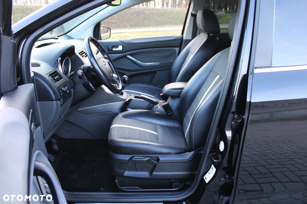 Ford Kuga 2.0 TDCi 2x4 Titanium - 25