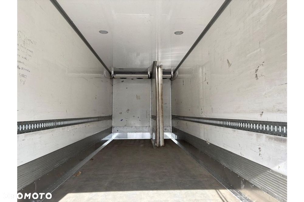 Volvo FM460 6x2 + CARRIER SUPRA 1250 - 11