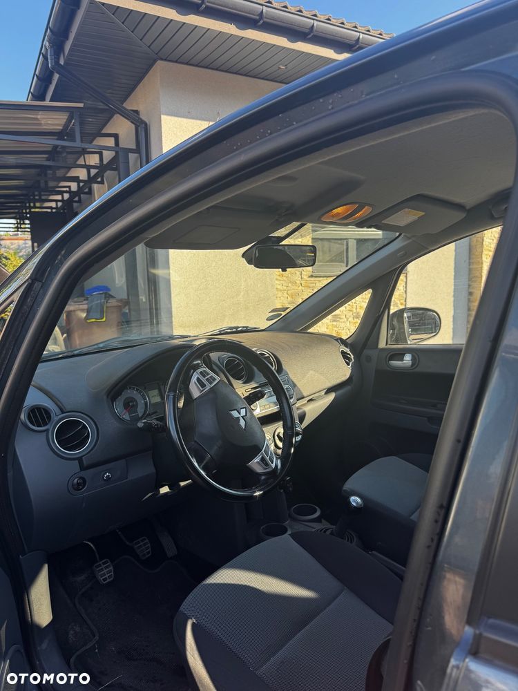 Mitsubishi Colt 1.5 Invite - 5