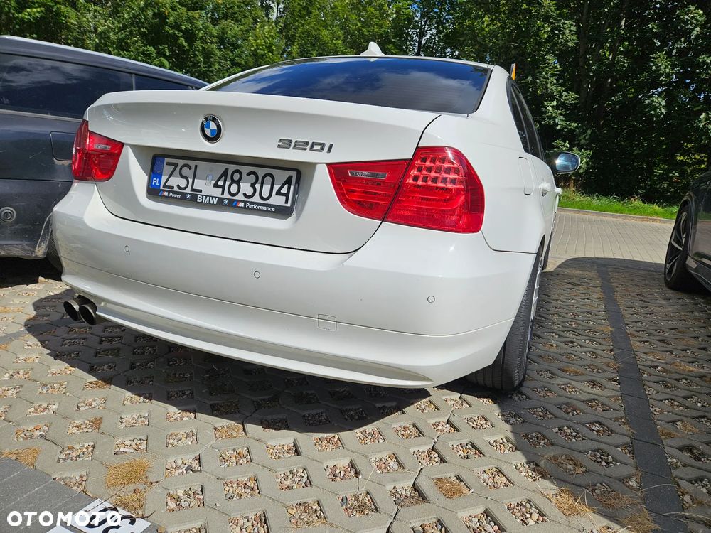 BMW Seria 3 320i - 13