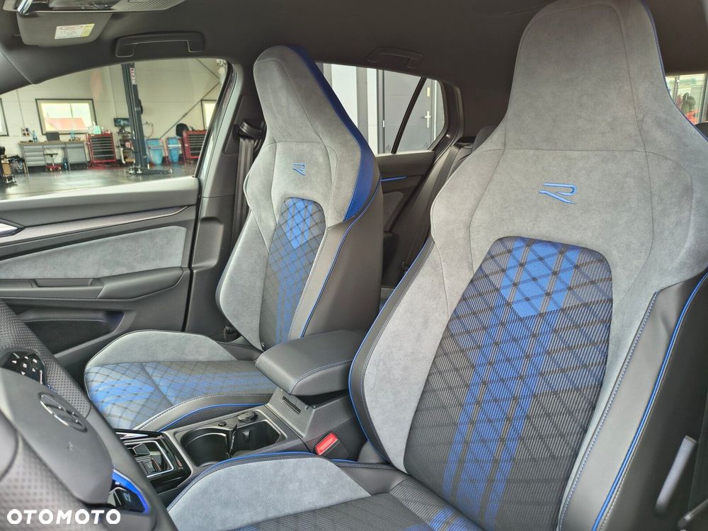Volkswagen Golf - 14