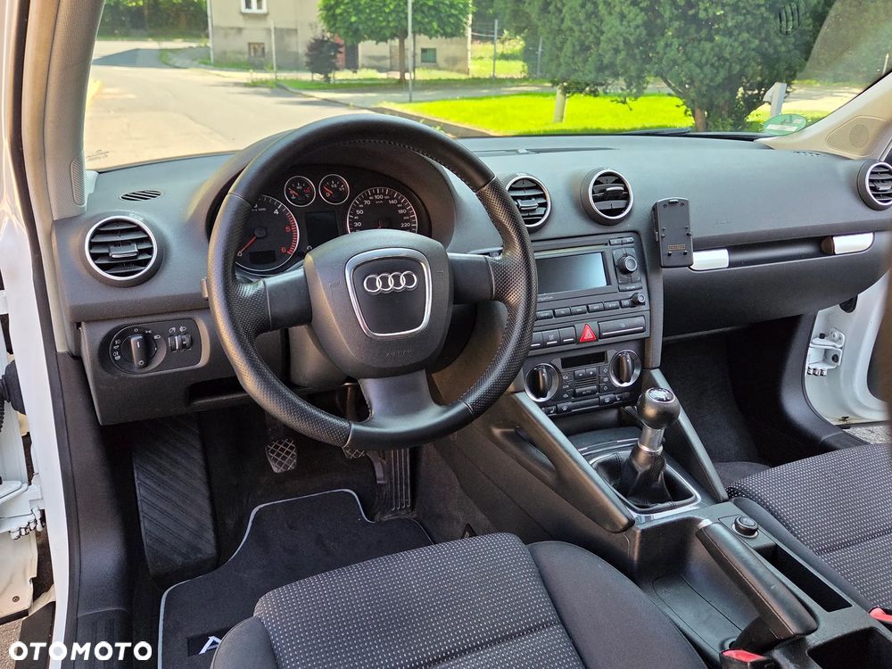 Audi A3 Sportback 1.9 TDI DPF Ambiente - 27