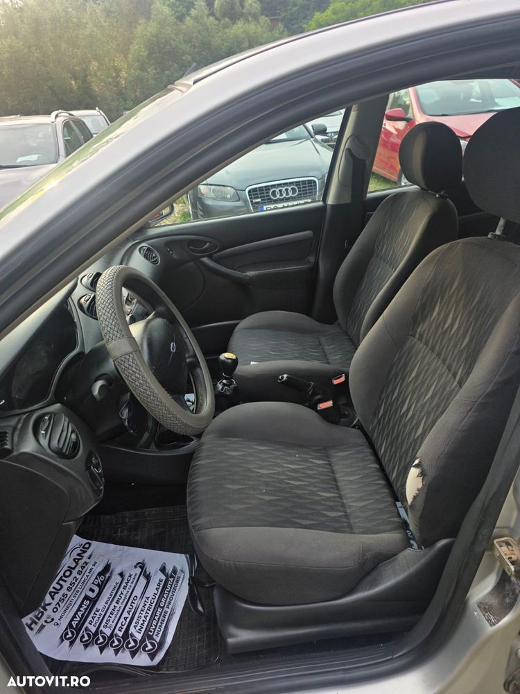 Ford Focus 1.8TDCi Ghia - 9