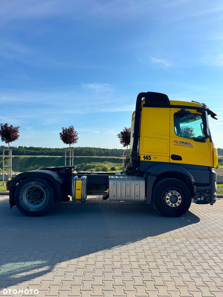 Mercedes-Benz Actros - 3