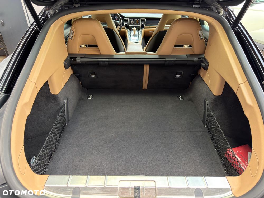 Porsche Panamera 4 - 25