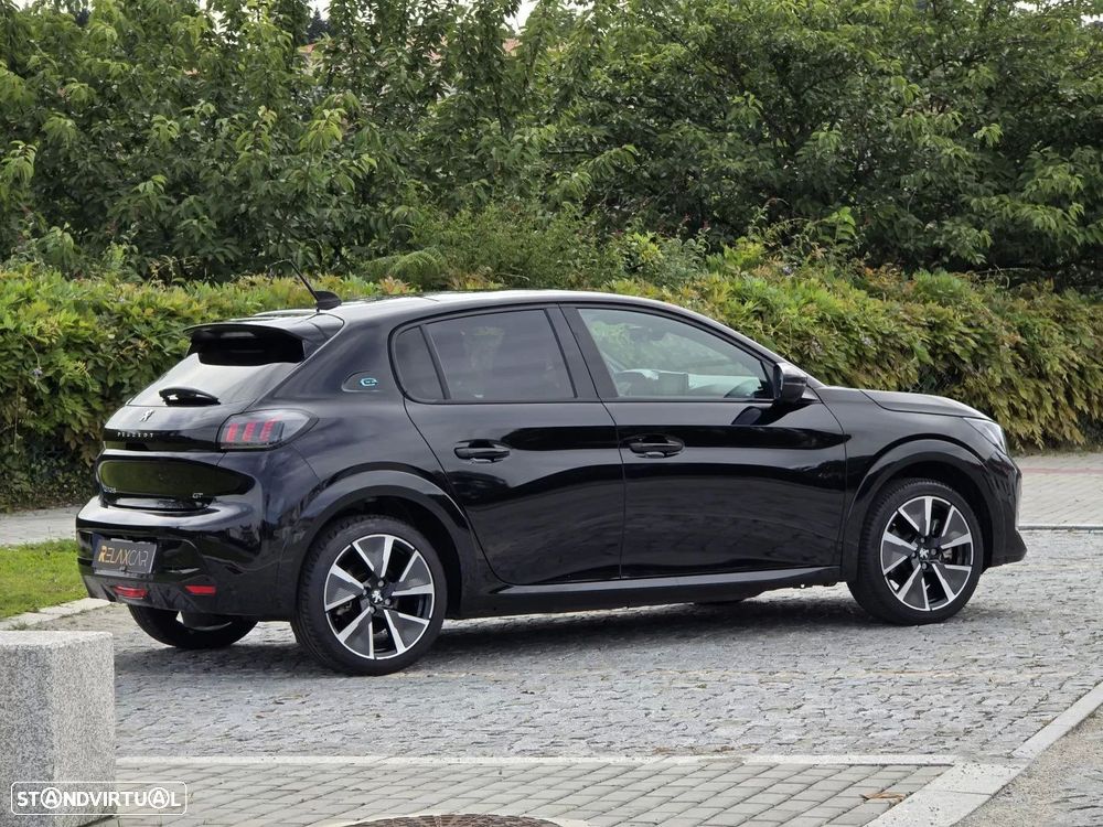 Peugeot e-208 GT - 8