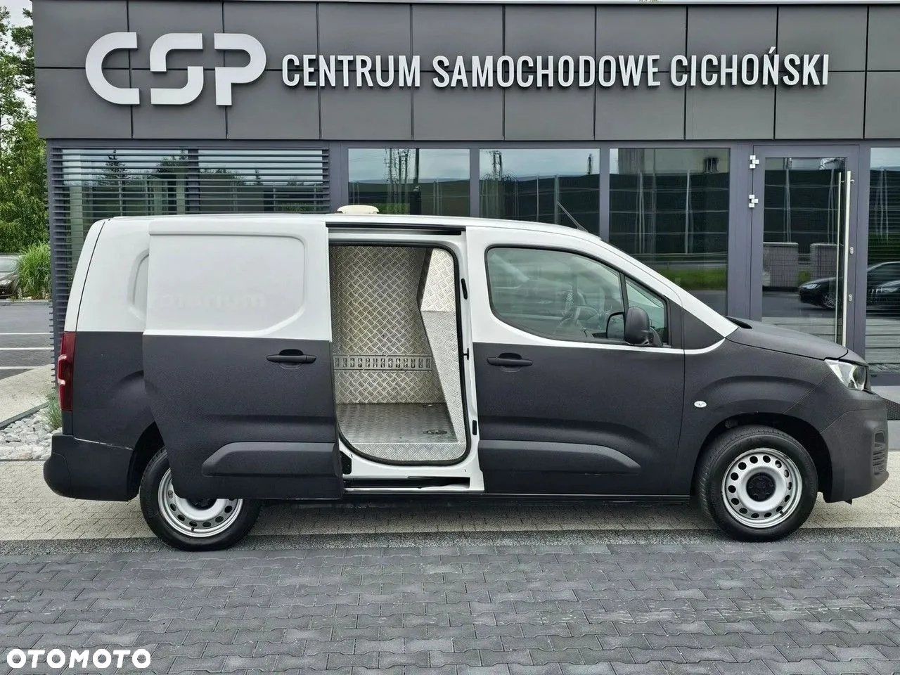 Peugeot Partner / Rifter Long IZOTERMA Chłodnia Mroźnia Zabudowa Firmy: GRUAU Salon Polska BEZWYPADKOWY Serwisowany w ASO Ładny Zadbany Faktura Vat 23% - 29