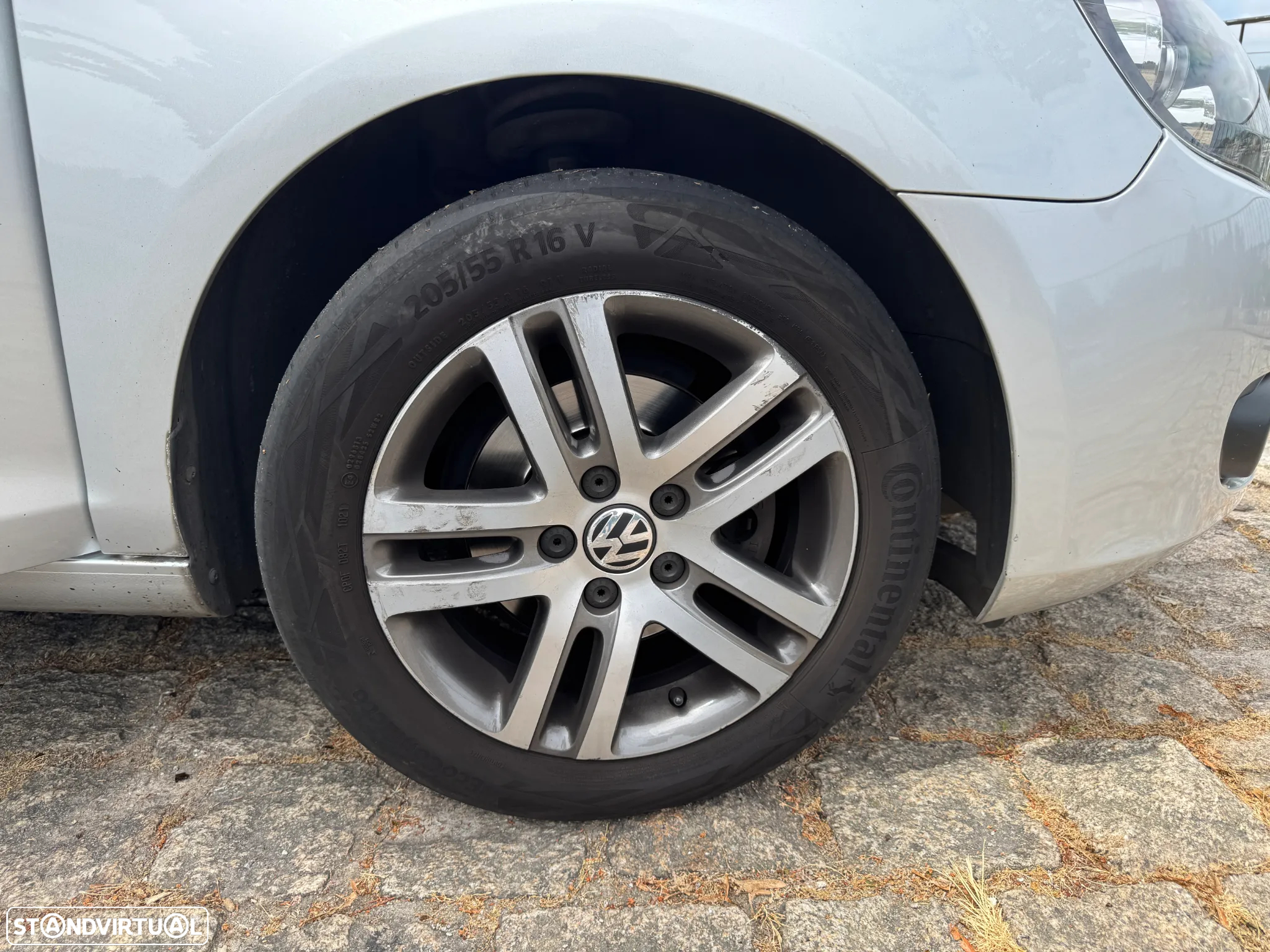 VW Golf 1.6 TDi Trendline BlueMotion - 11