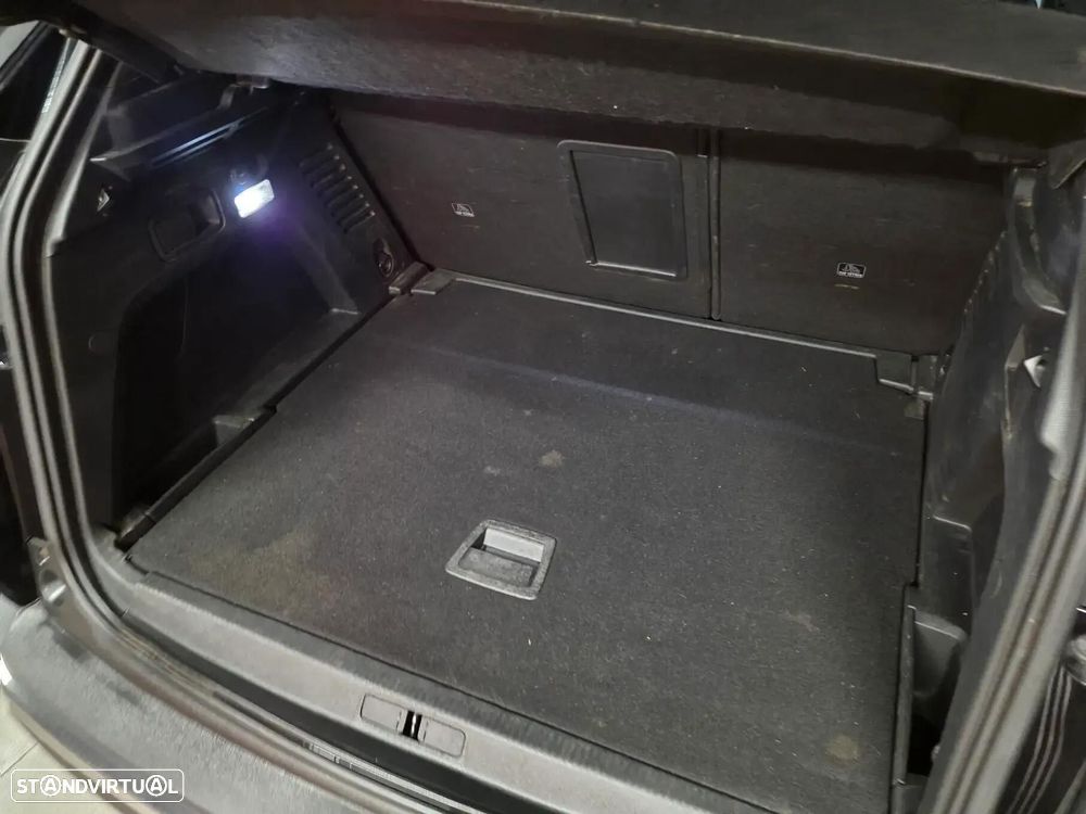 Peugeot 3008 BlueHDi 130 Stop & Start EAT8 GT Pack — fotografia 15