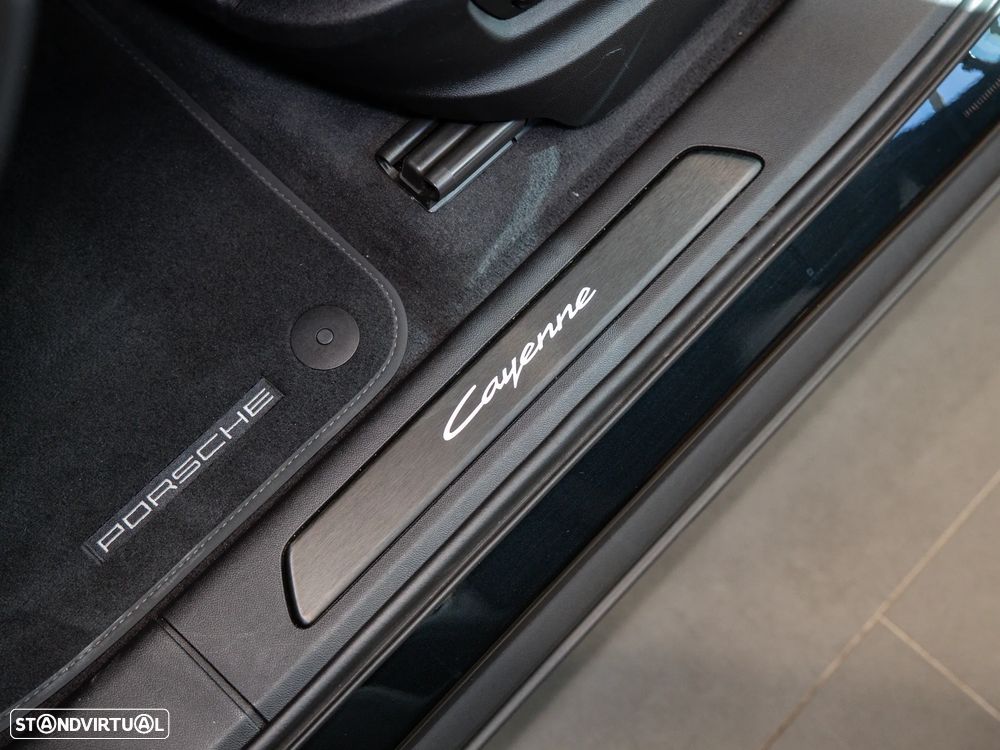 Porsche Cayenne Coupé E-Hybrid Black Edition - 21