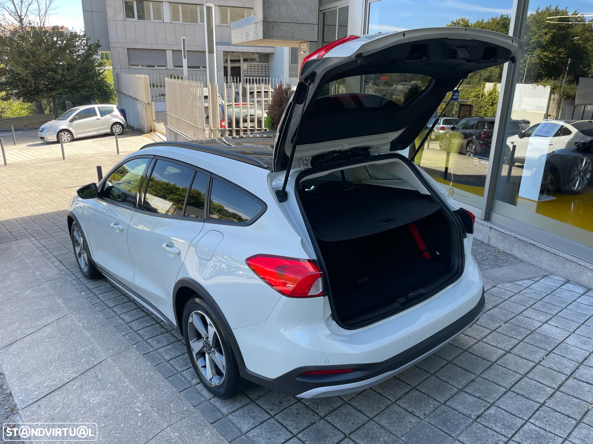 Ford Focus 1.0 EcoBoost Active - 32