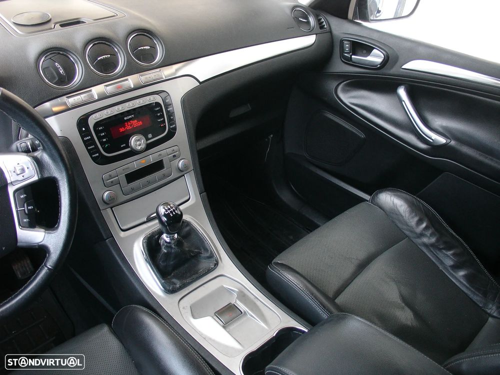 Ford S-Max 2.0 TDCi Titanium 7L - 18