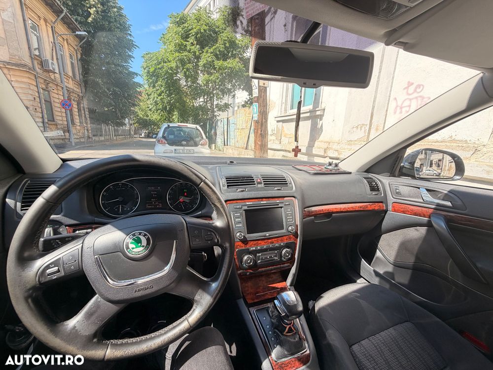 Skoda Octavia 1.6 MPI Ambiente - 10