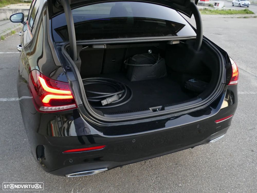 Mercedes-Benz A 250 Limousine e AMG Line - 15