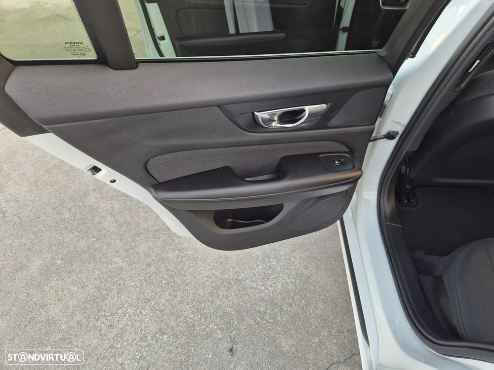 Volvo V60 2.0 D3 Momentum - 40