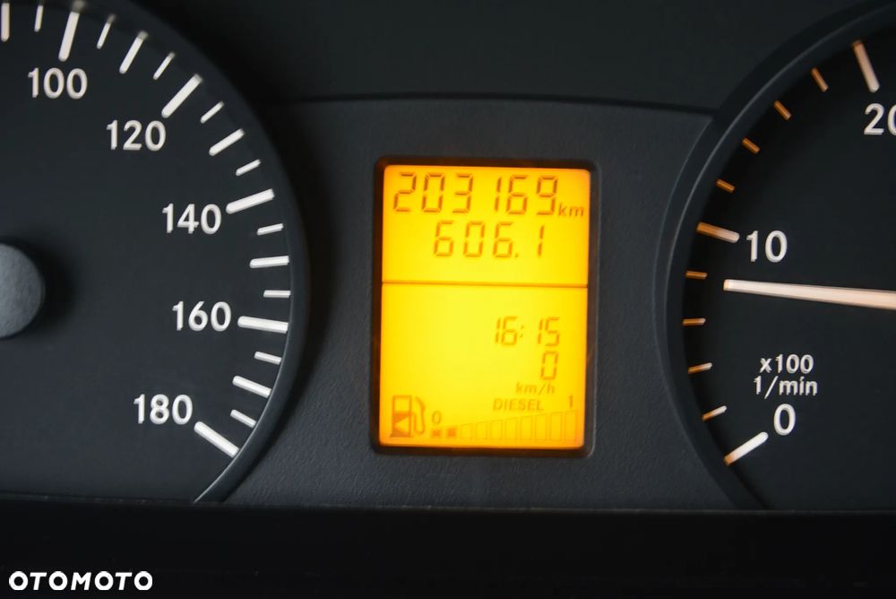 Mercedes-Benz Sprinter - 34