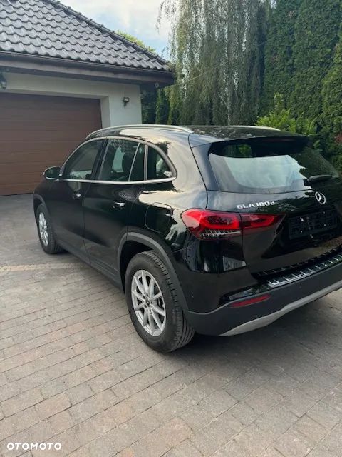Mercedes-Benz GLA 180 d 8G-DCT - 7