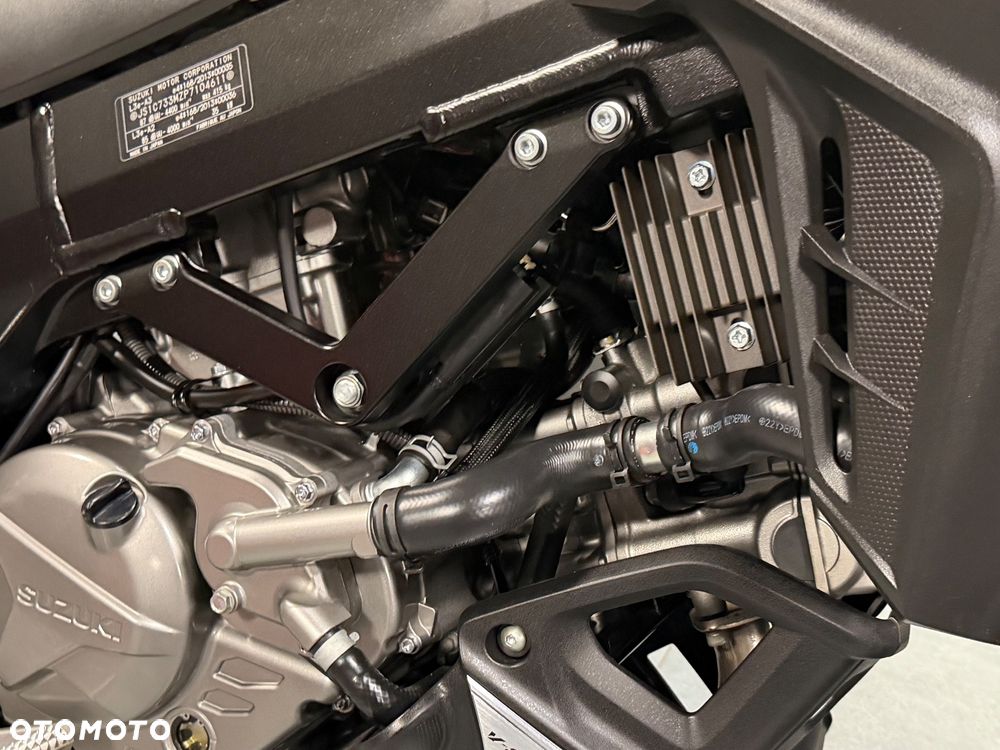 Suzuki V-STROM - 18