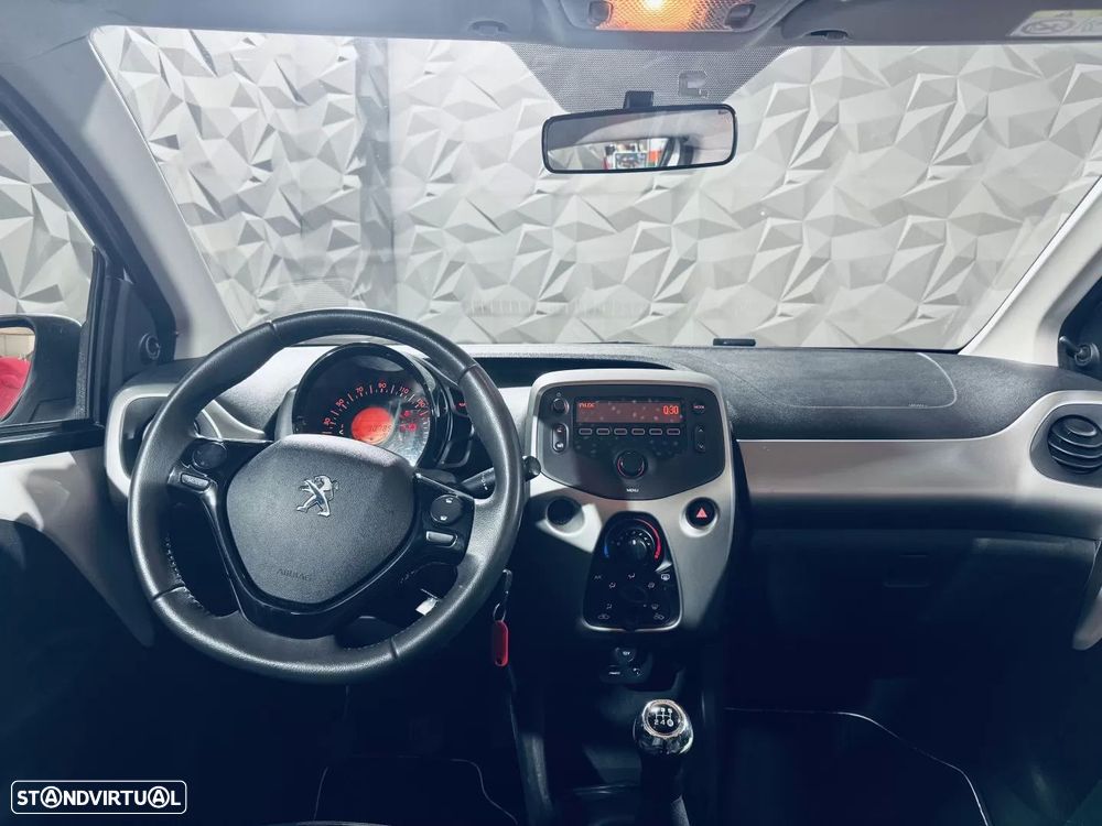 Peugeot 108 1.2 PureTech Top! Allure - 24