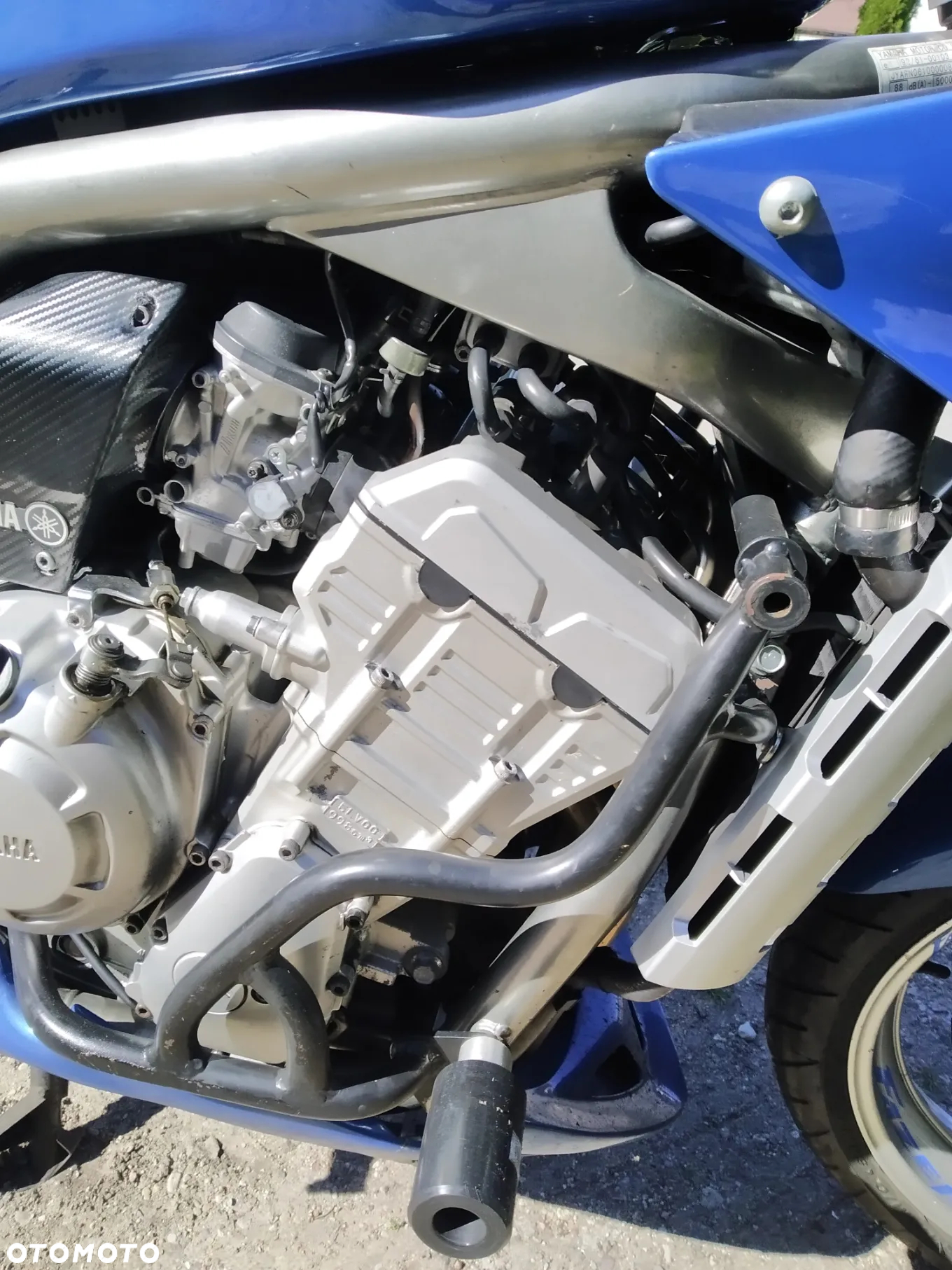 Yamaha FZS - 8