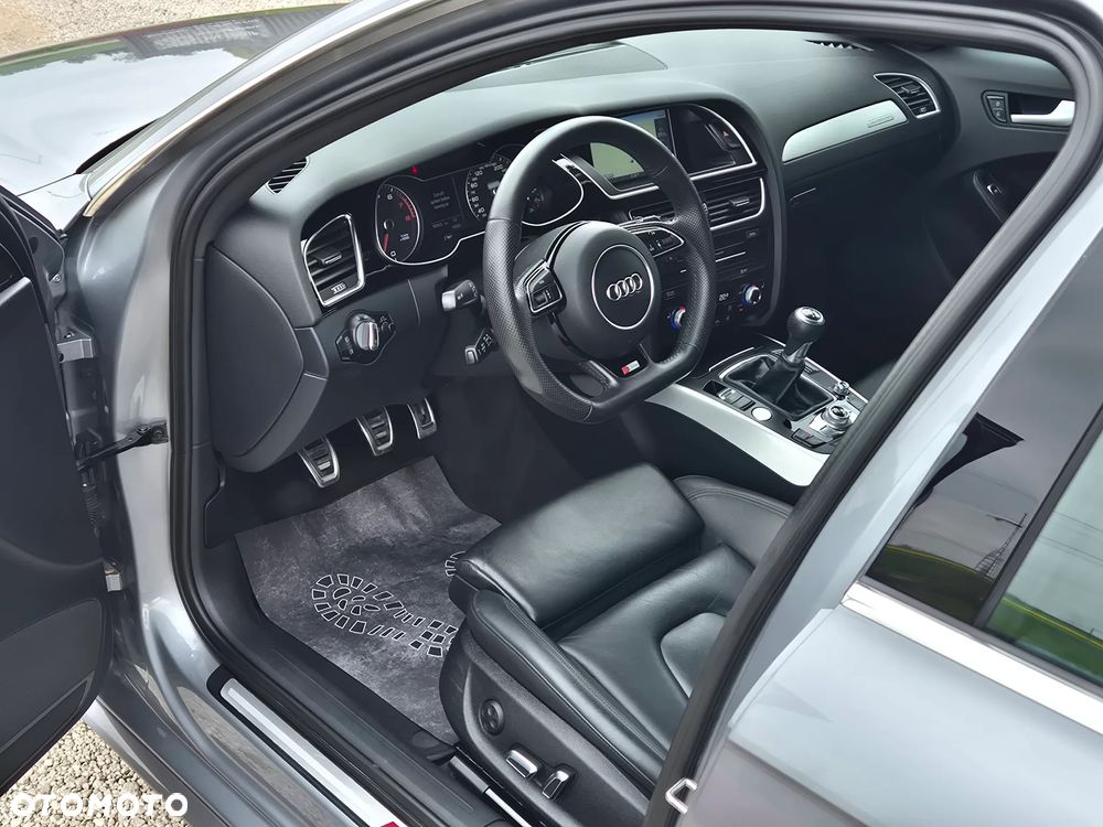 Audi A4 Limousine - 6