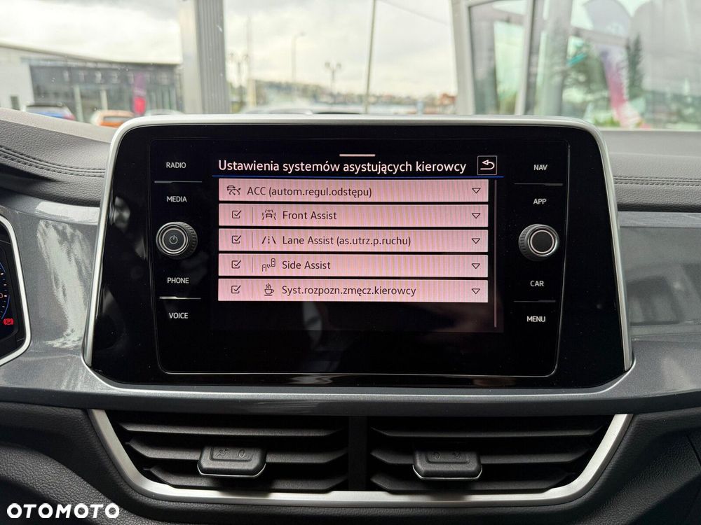 Volkswagen T-Roc 1.5 TSI Style DSG - 24