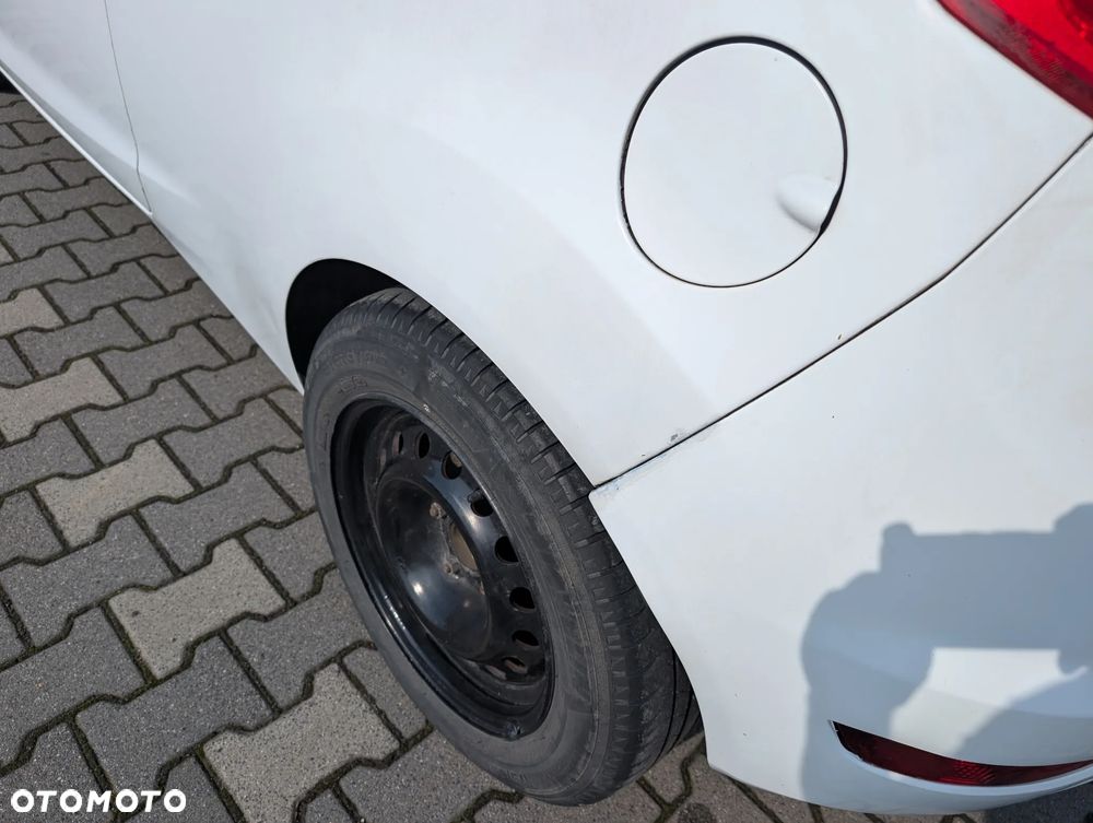 Ford Fiesta 1.4 TDCi Ambiente - 11