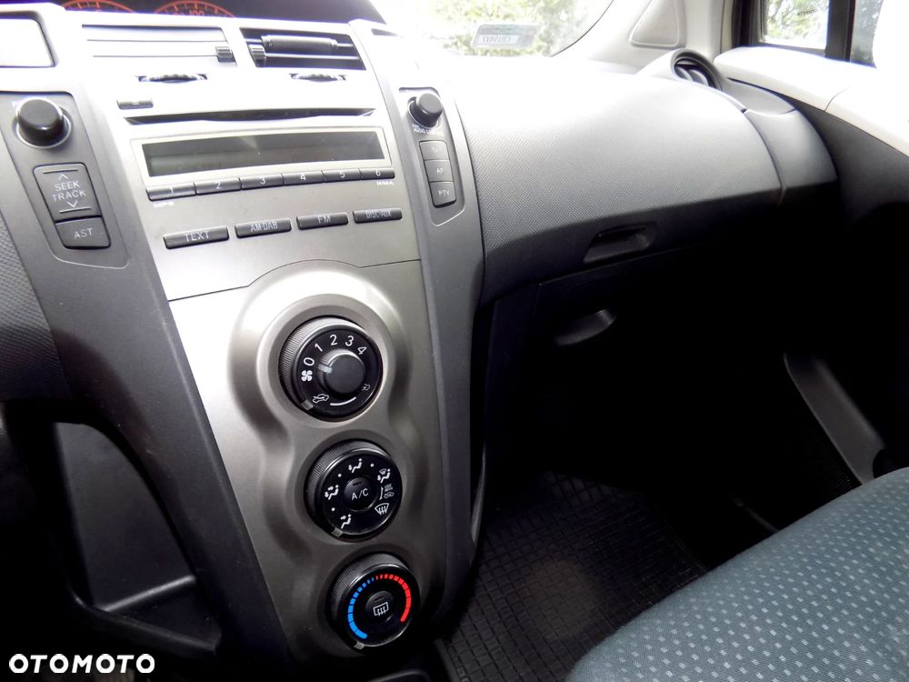 Toyota Yaris 1.33 Sol - 19