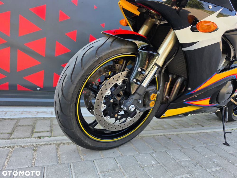 Yamaha R6 - 14