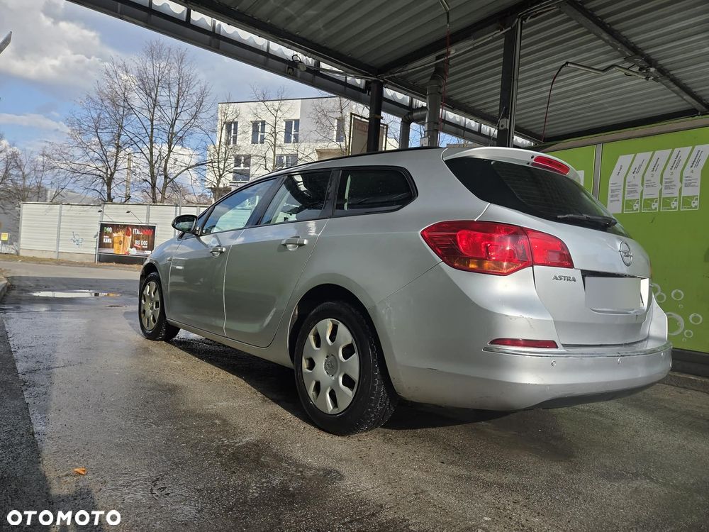 Opel Astra 1.4 T Essentia EU6 - 4