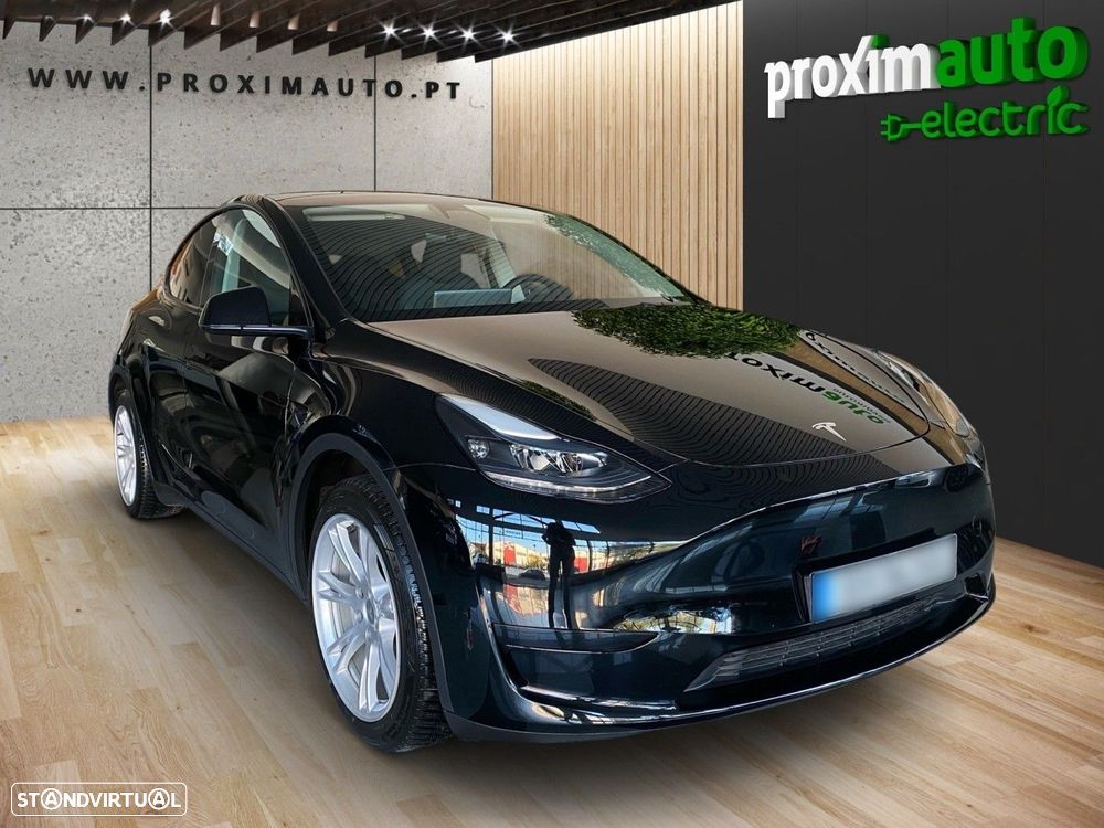 Tesla Model Y Standard RWD - 14