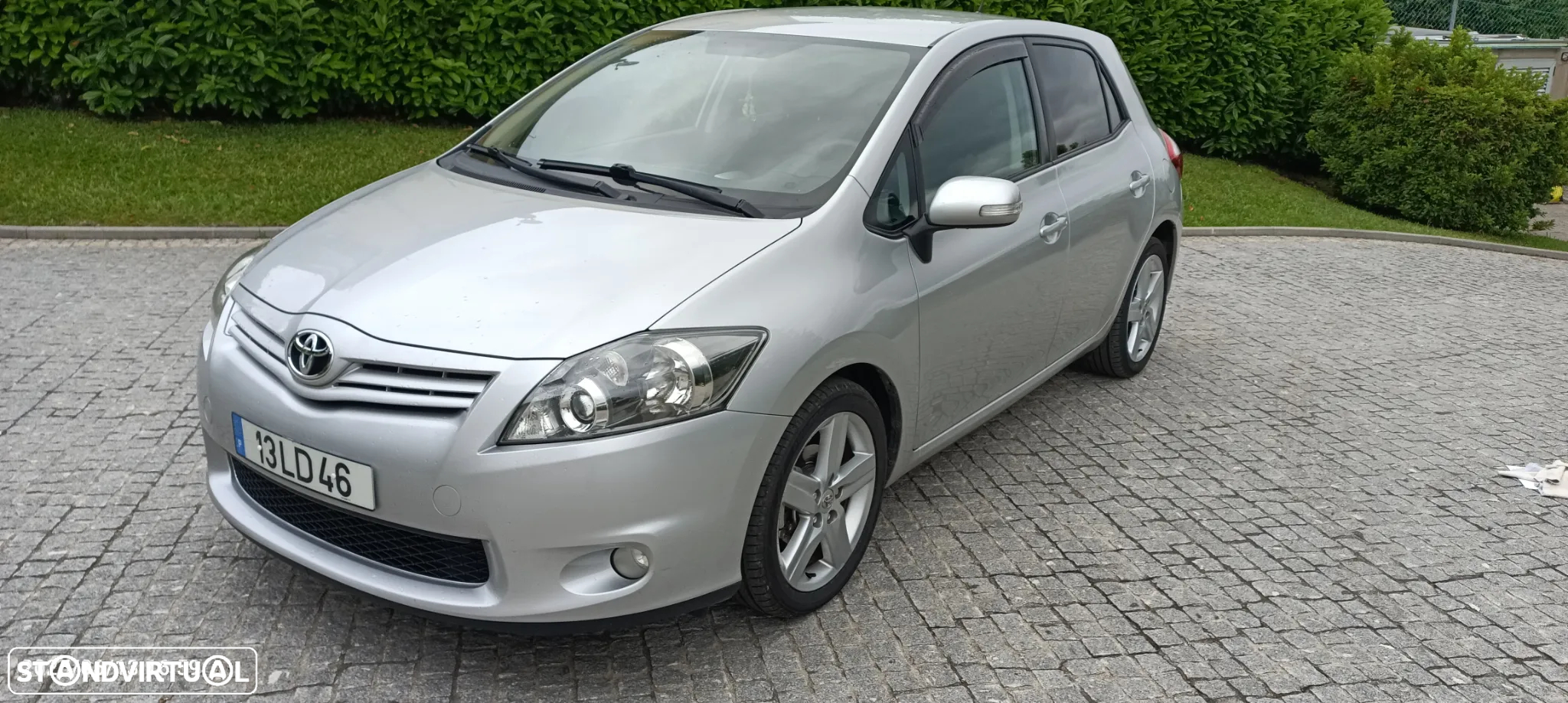 Toyota Auris 1.4 D-4D Exclusive+P.Sport - 2