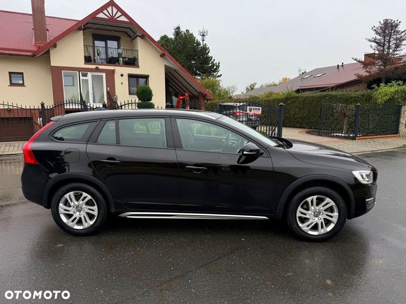 Volvo V60 Cross Country D3 Geartronic Momentum - 4