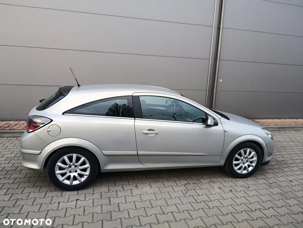Opel Astra 1.6 Sport - 24