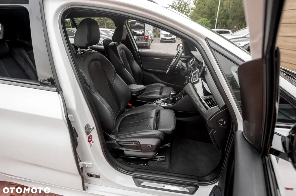 BMW Seria 2 220d Active Tourer xDrive M Sport - 23