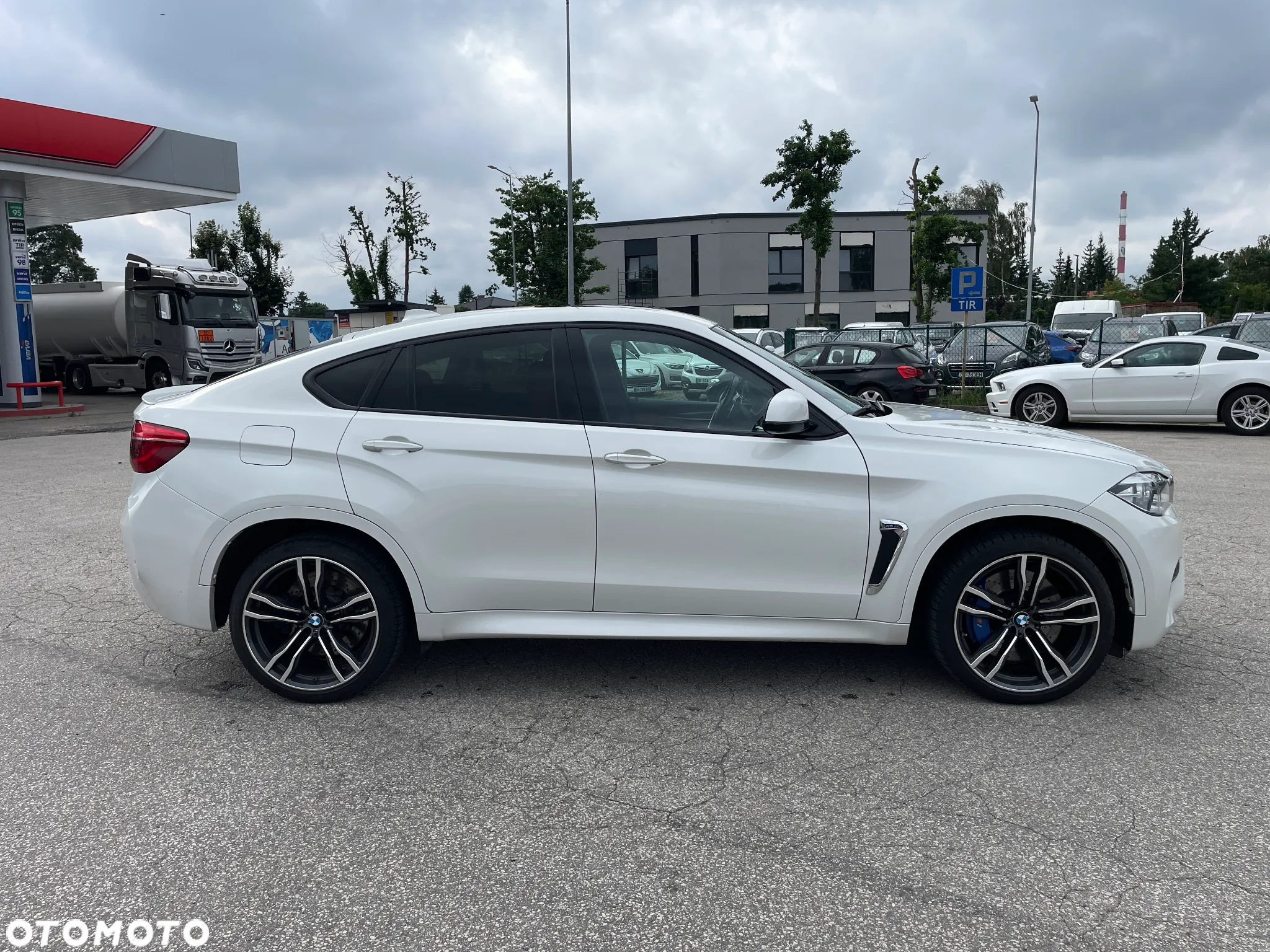 BMW X6M - 8