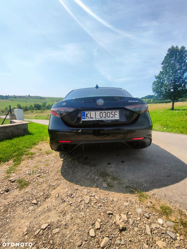 Alfa Romeo Giulia 2.0 Turbo 16V AT8-Q4 Veloce Ti - 5
