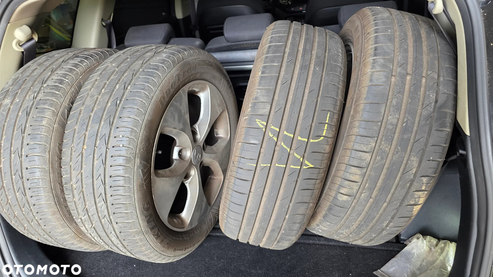 Kia Carens 1.6 GDI S 7os - 11