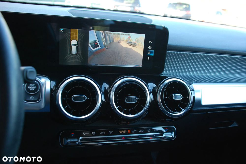Mercedes-Benz GLB 200 d Progressive 8G-DCT - 17