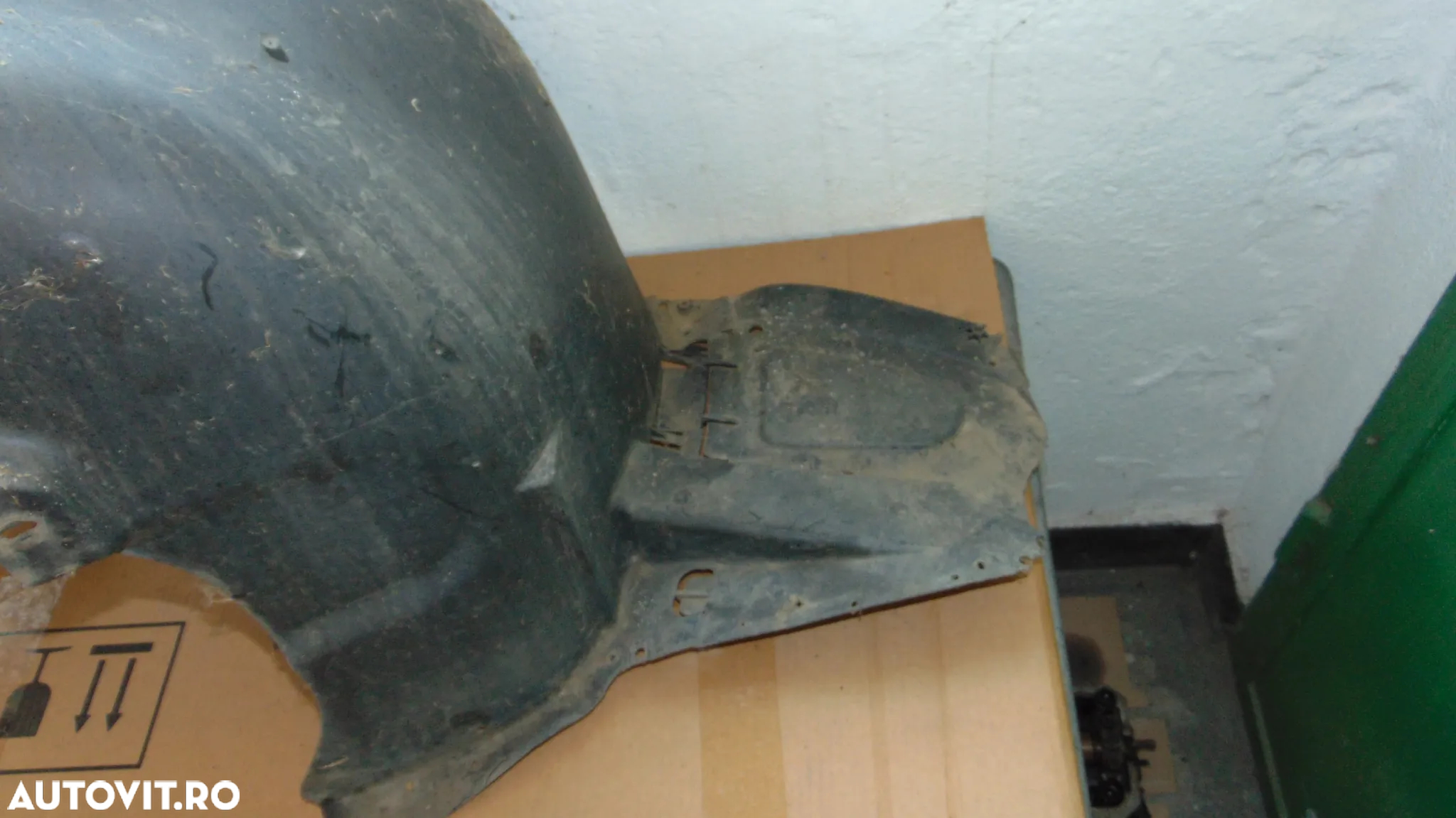 Carenaje aparatori noroi Fata/Spate Skoda Rapid an 2012 - 11