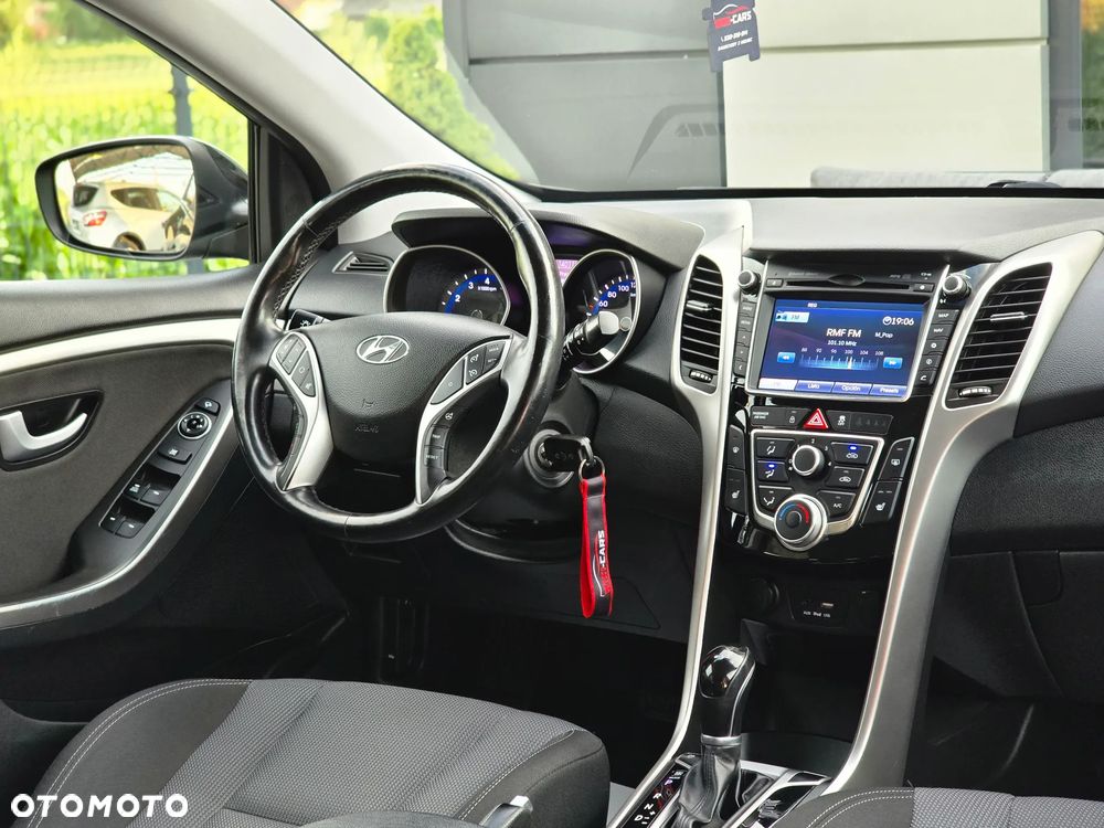 Hyundai i30 Kombi 1.6 GDi DCT Premium - 31