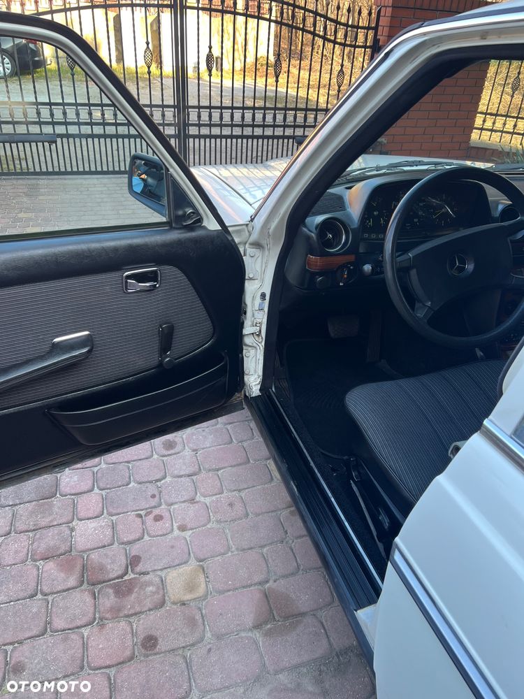 Mercedes-Benz W123 - 8